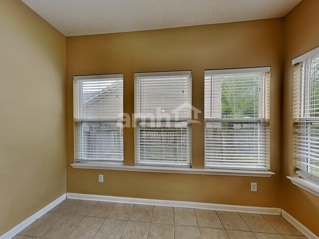 Building Photo - 226 Vintage Cir