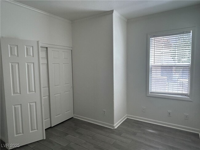 Building Photo - 1200 Valerio Ln