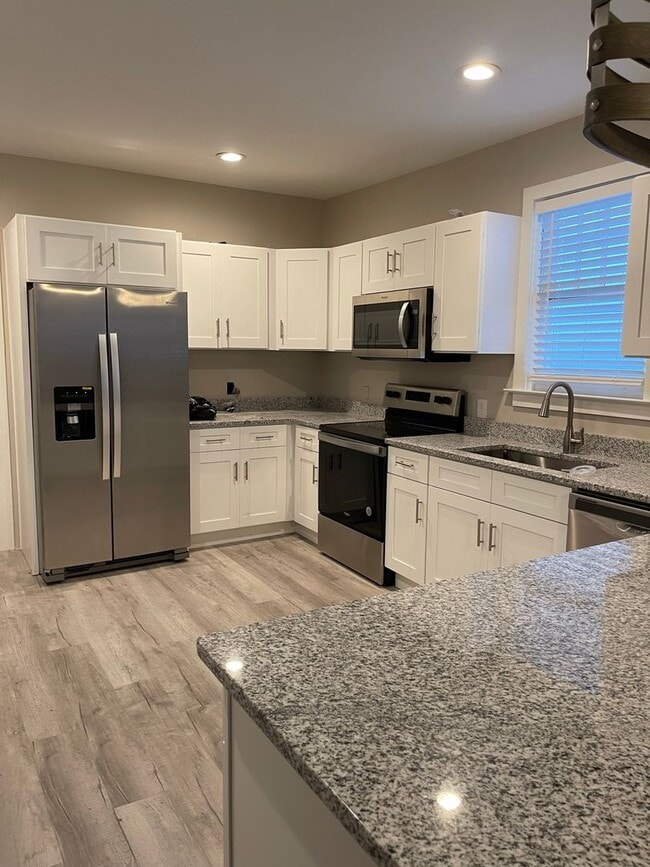 Building Photo - Charming 3BR+ Bonus room House in Savannah
