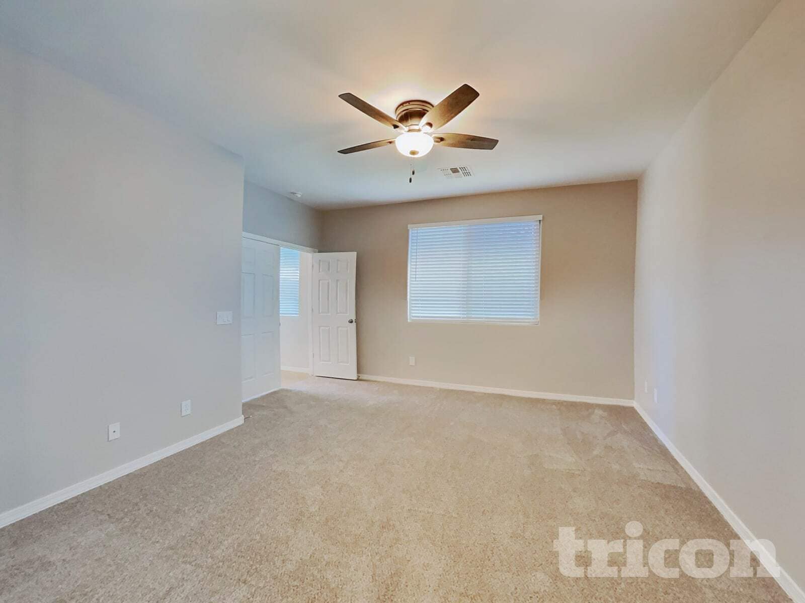 Building Photo - 2403 W Kristina Ave