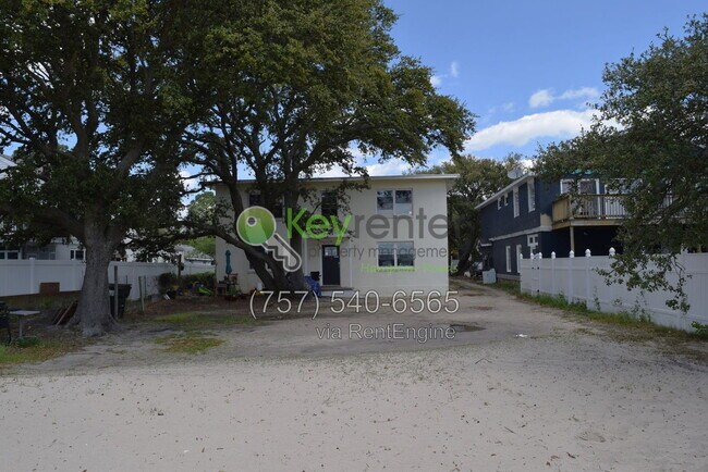Building Photo - 925 Little Bay Ave