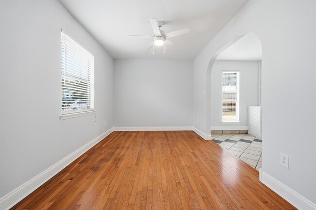 Building Photo - 120 Dyer St