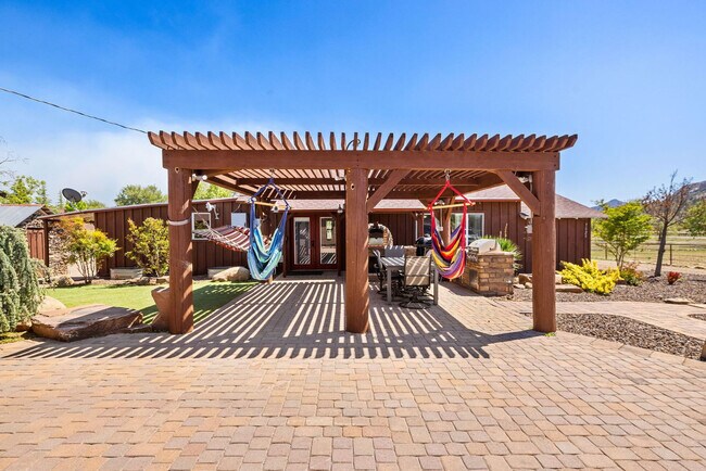 Building Photo - 7625 N Williamson Valley Rd