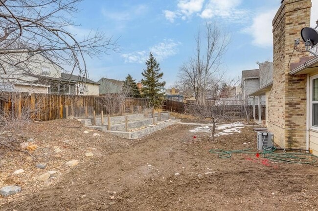 Building Photo - 3149 Oak Cir N
