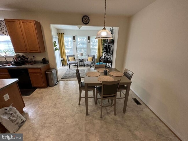 Building Photo - 12039 Kemps Landing Cir