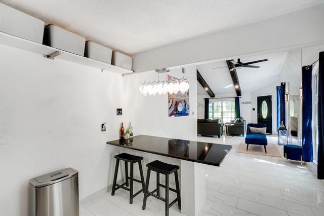 Building Photo - 624 Apache Trail