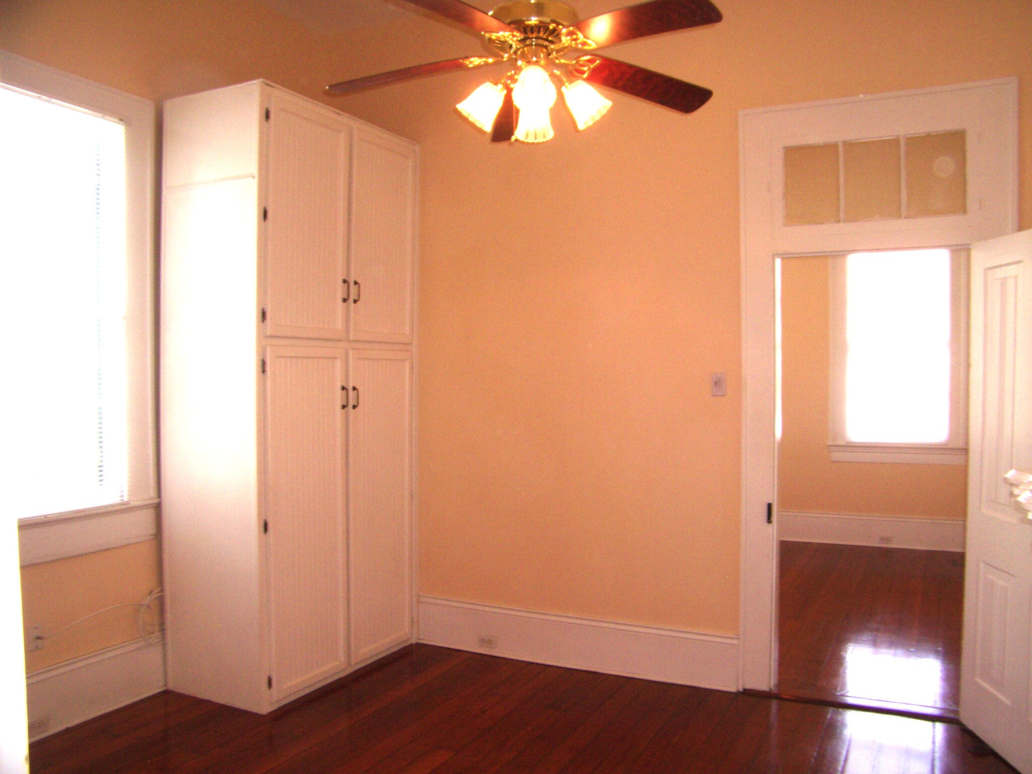 Building Photo - 447 Elmira Ave