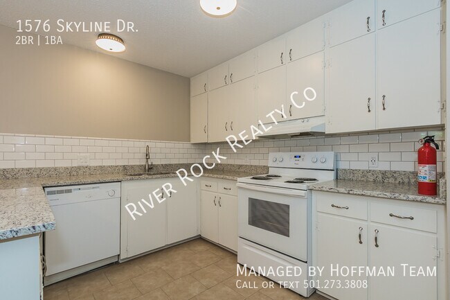 Building Photo - 1576 Skyline Dr