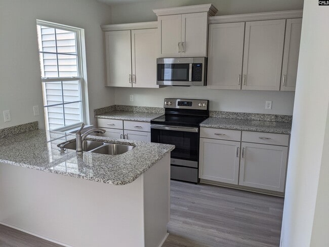 Building Photo - 200 Bluewing Dr