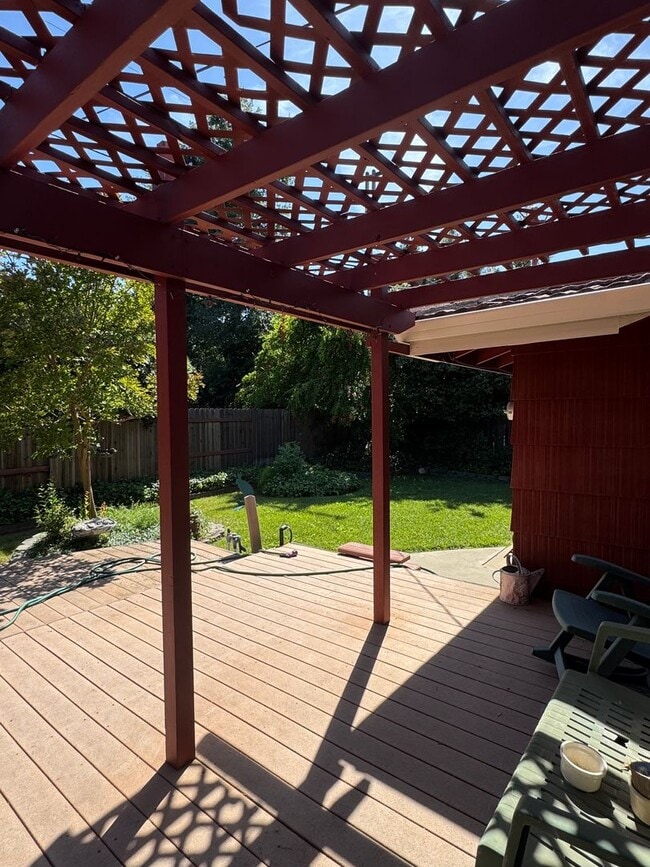 Building Photo - CENTRAL DAVIS SINGLE STORY HOME