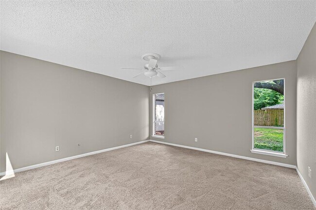 Building Photo - 16019 Parksley Dr