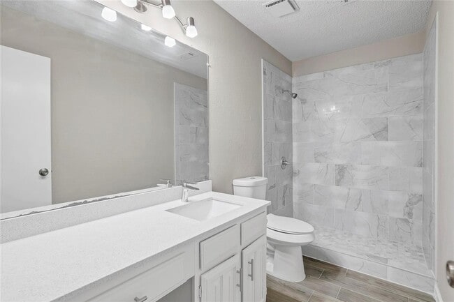 Building Photo - 9724 Summerwood Cir