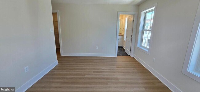 Building Photo - 418 Chapel Alley
