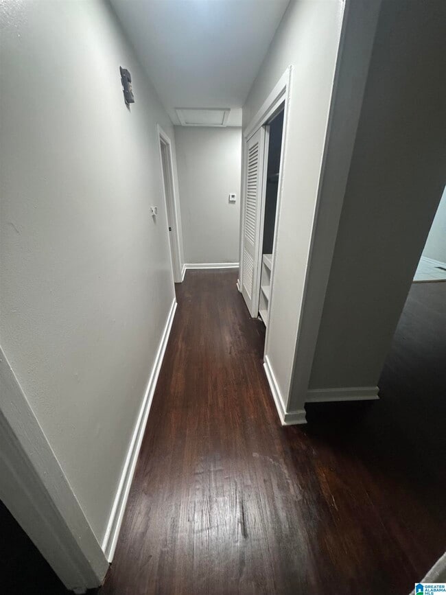Building Photo - 1208 Oakwood St