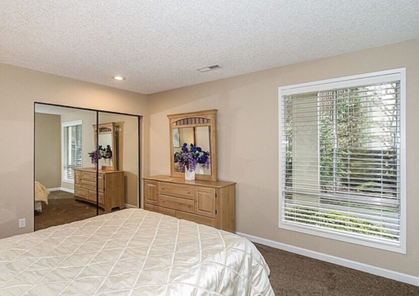 Bedroom - 9523 NE 180th St