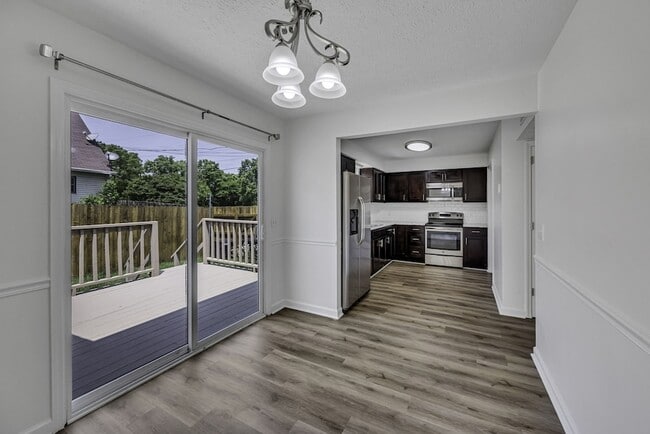 Building Photo - 200 Deerpoint Ct