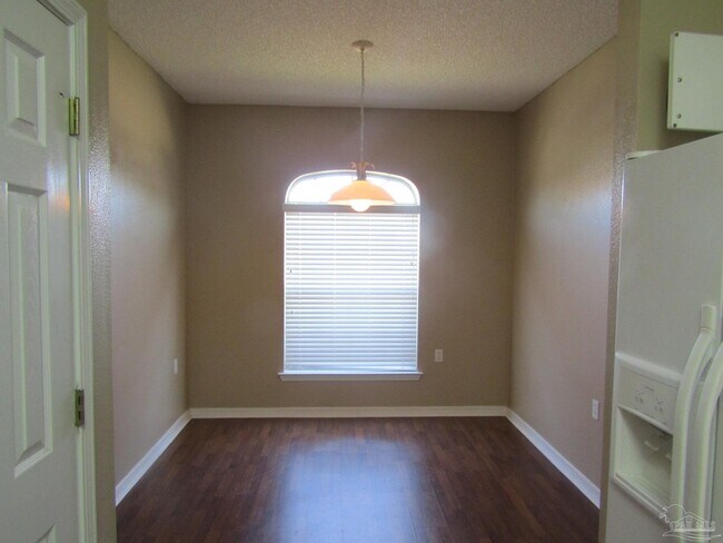 Building Photo - 1531 Newcastle Way