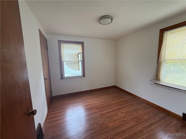 Building Photo - 246 Crisfield Ave