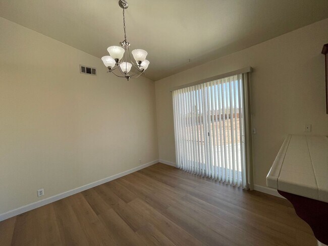 Building Photo - Apple Valley Home in The Vineyards- 3 Bedrooms, 2 Bathrooms, 2 Car Garage, New Flooring