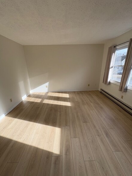 Building Photo - 232 Lindale Ave