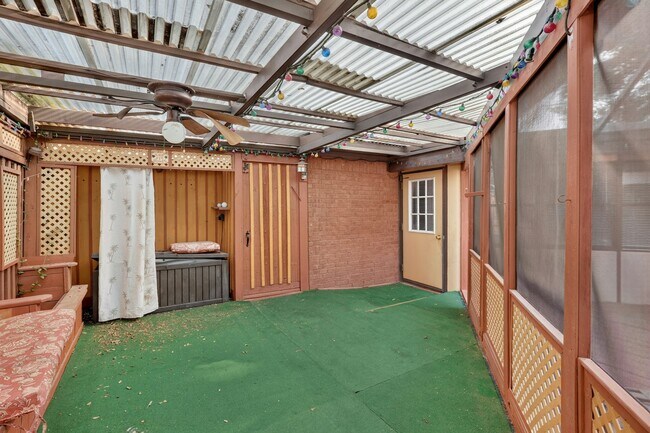 Building Photo - 9223 Tooley Dr