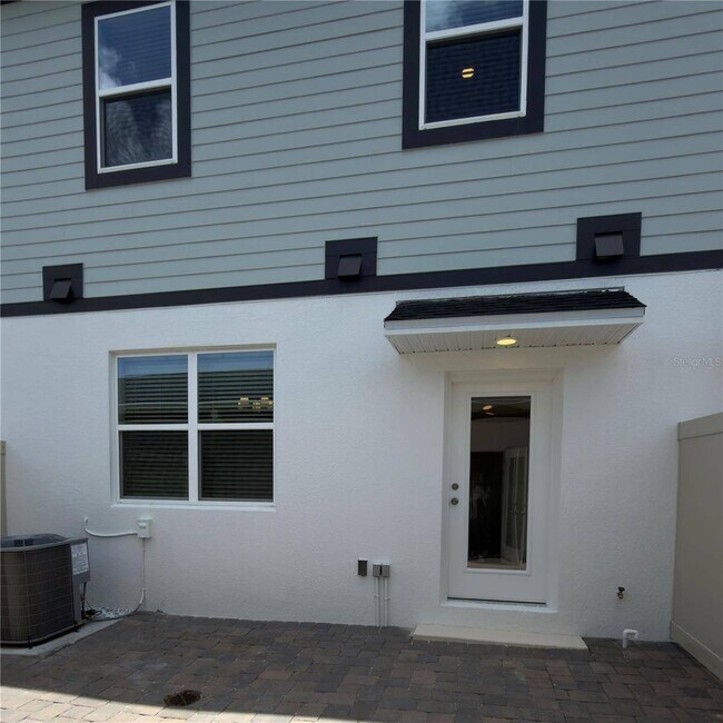Building Photo - 438 Lady Palm St