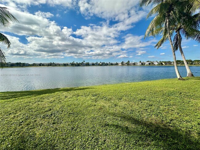 Building Photo - 1400 Jefferson Dr