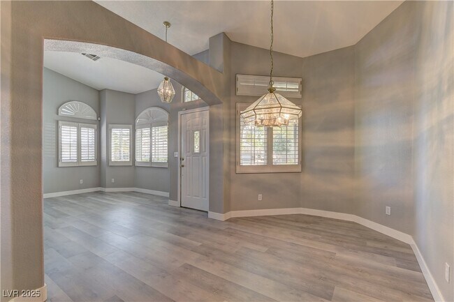 Building Photo - 7456 Oatman Ln