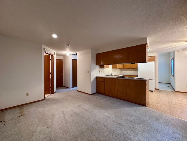 Building Photo - Bethany’s Deerfield Neighborhood – Spacious 3-Bedroom Home! | MOVE IN SPECIAL