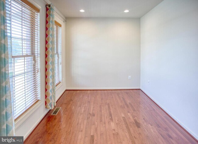 Building Photo - 13336 Redspire Dr
