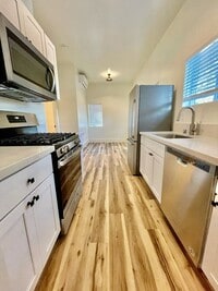 Building Photo - 2 bedroom/1 Bathroom - Isla Vista