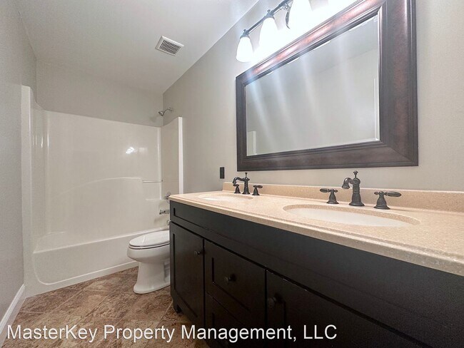 Building Photo - 4 br, 2.5 bath House - 101 Newton Grove Rd