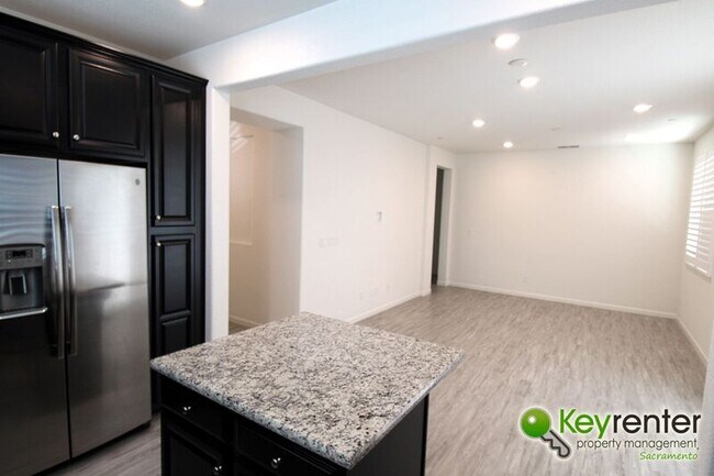 Building Photo - 1061 Chapelhill Ln