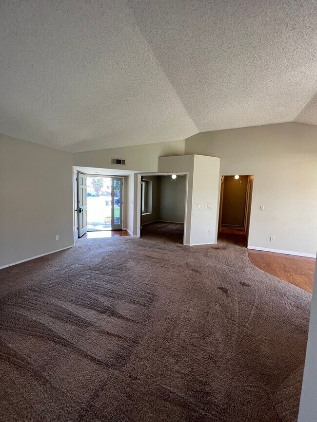 Building Photo - 4717 Tobin Rd