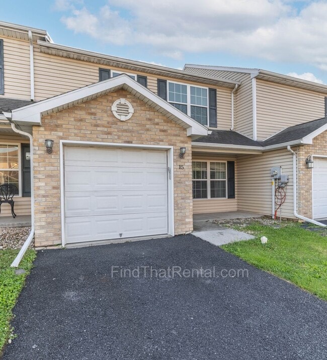 Building Photo - AVAILABLE IMMEDIATELY! Modern Home with 1st Floor Master, Garage, Walk-in Closets, and 2nd floor ...