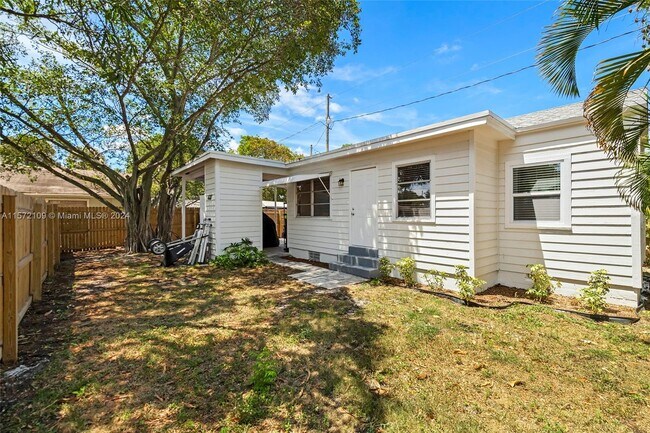 Building Photo - 637 37th St