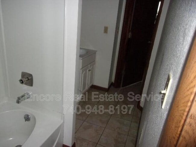 Building Photo - 549 New Haven Ct