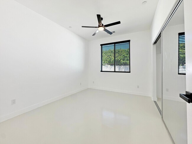 Building Photo - 33595 Rancho Vista Dr