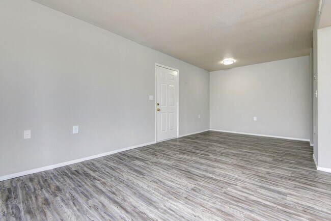 Building Photo - 3440 E Lombard St