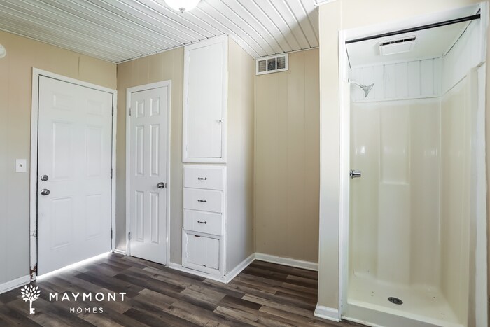 Building Photo - 9915 Campus Ave