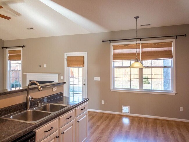 Building Photo - 38 Summer Meadow Rd