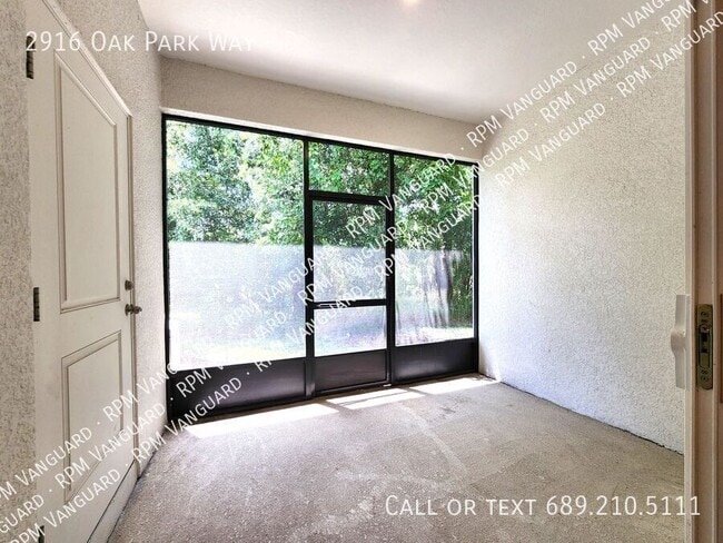 Building Photo - 2916 Oak Park Way