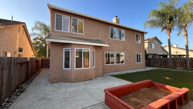 Building Photo - Just listed