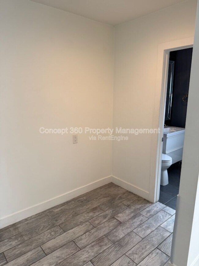 Building Photo - 13646 Verdura Ave