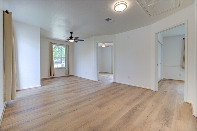 Building Photo - 902 Mesa Terrace Dr