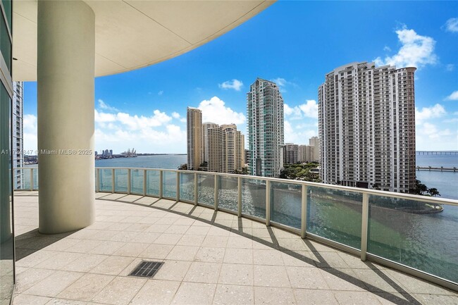 Building Photo - 300 S Biscayne Blvd