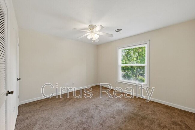 Building Photo - 156 Circle Ct