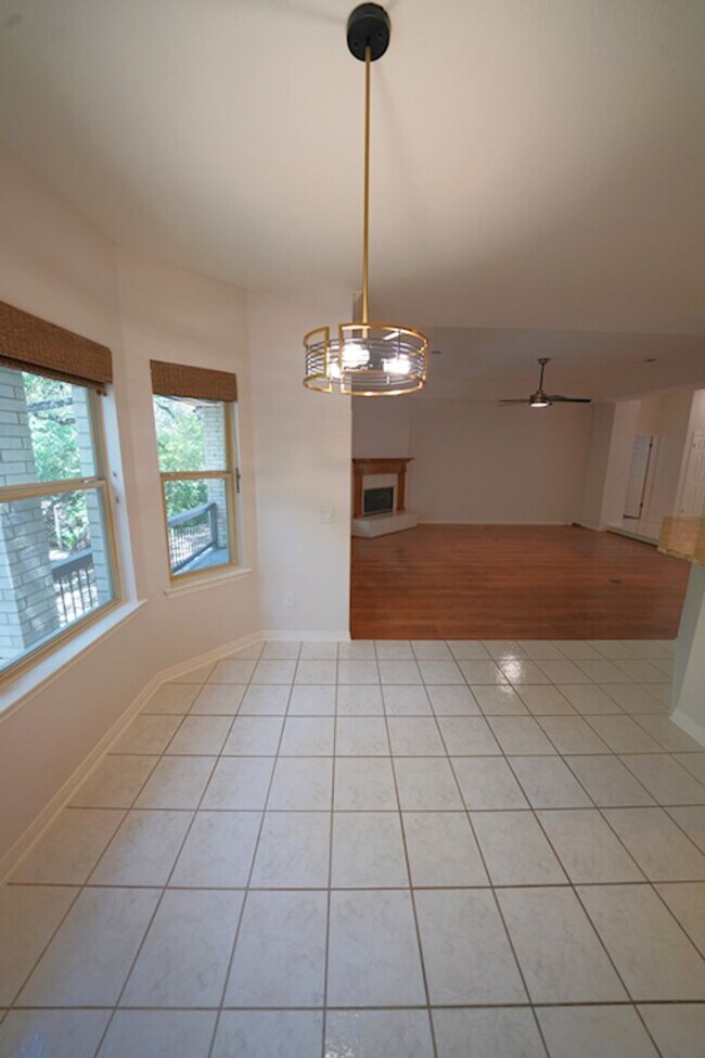 Building Photo - Beautifully Updated Home in Olympia Hills ...