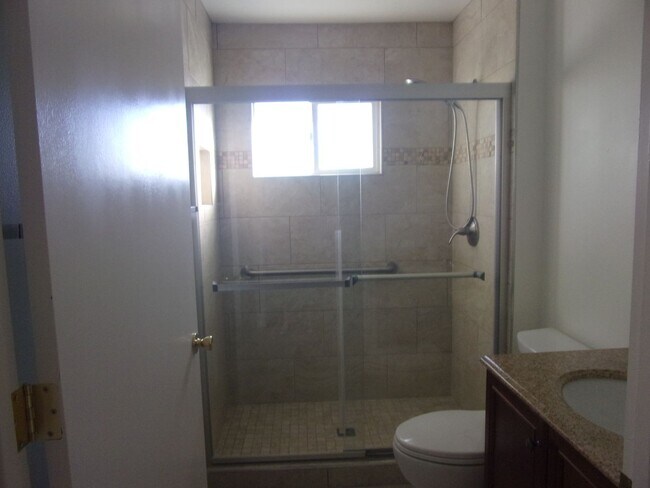 Building Photo - 178 Rainier Cir