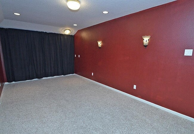 Building Photo - 523 Crestridge Dr